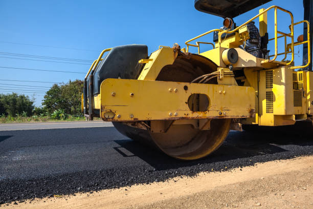 Best Driveway Paving Company  in Carbondale, KS